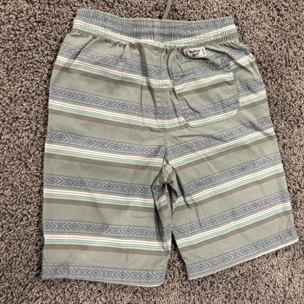 Boys OshKosh B'gosh Green and Blue Patterned Shorts, size 8 - Picture 5 of 9